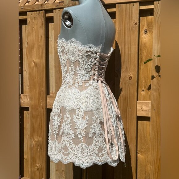 🆕 BRONX & BANCO 🧿 NWOT Maraya Blanc Lace Mini Dress, Sz S US 4 - Picture 6 of 16